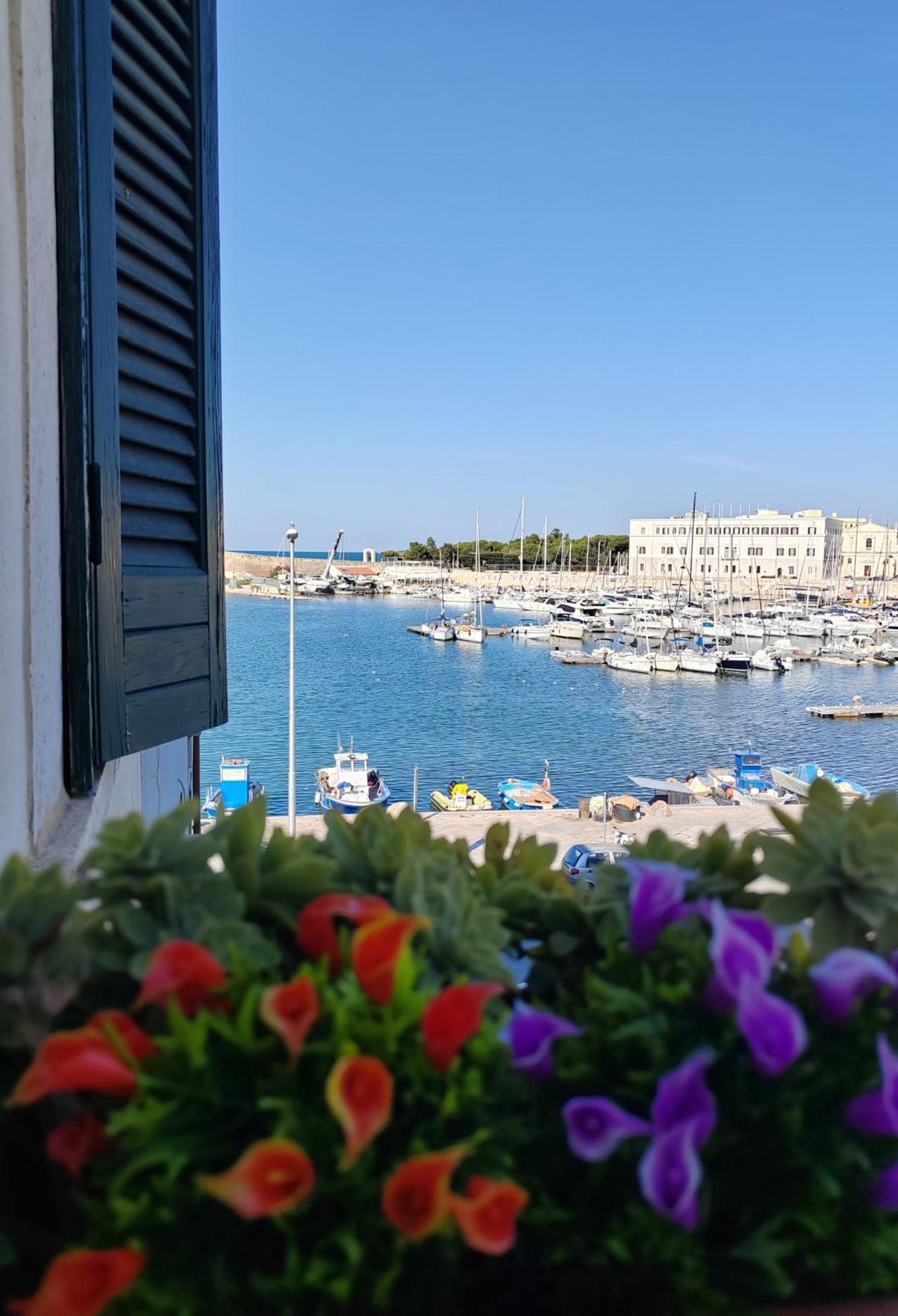 La Finestra Sul Porto Apartman Trani Kültér fotó