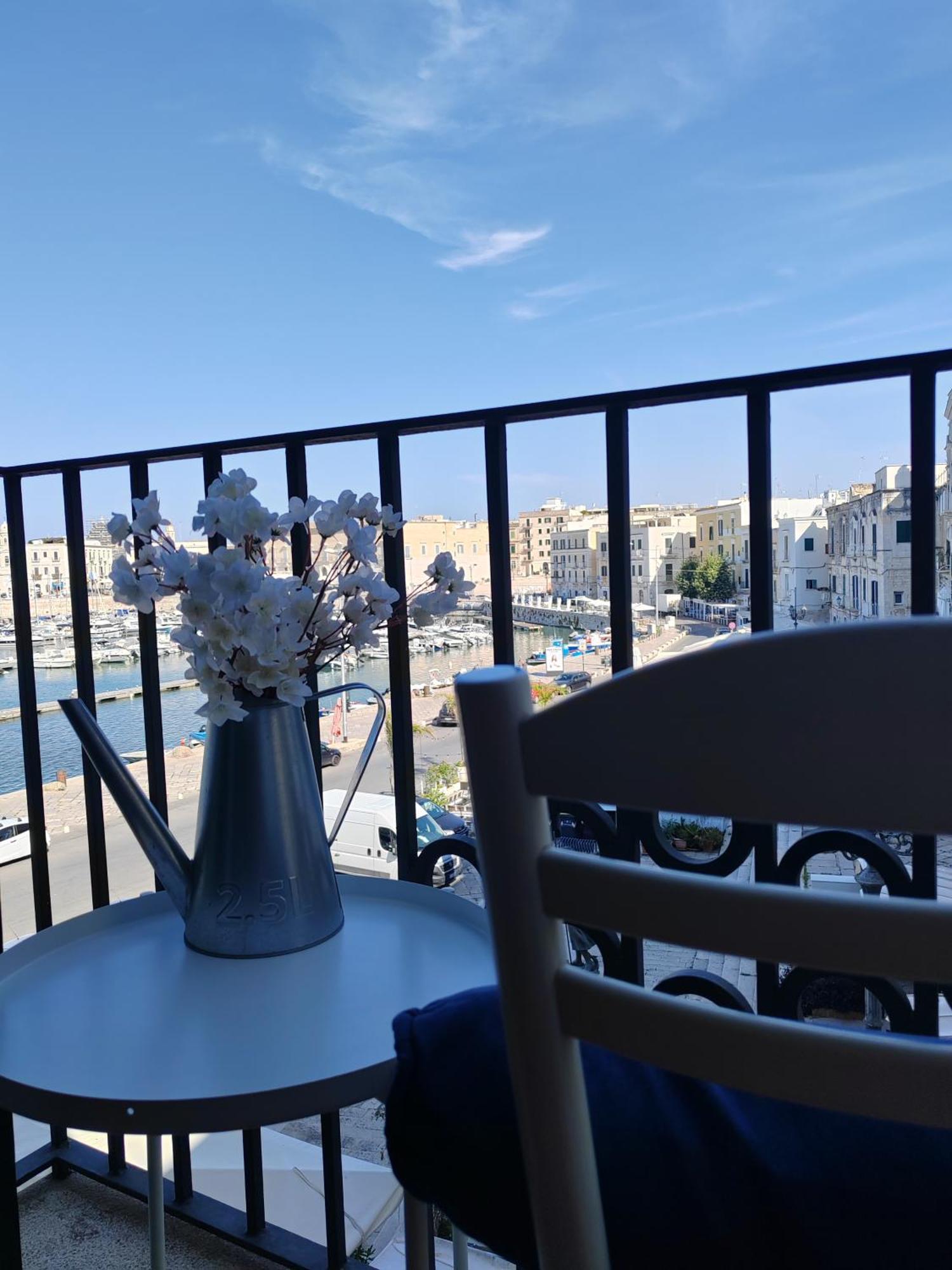 La Finestra Sul Porto Apartman Trani Kültér fotó