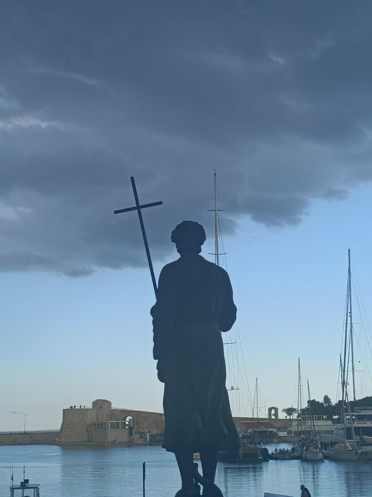 La Finestra Sul Porto Apartman Trani Kültér fotó